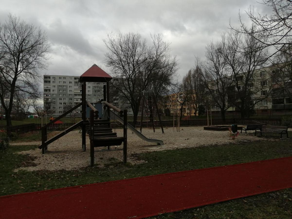 Ubytovanie Emily Дунайска-Стреда Экстерьер фото